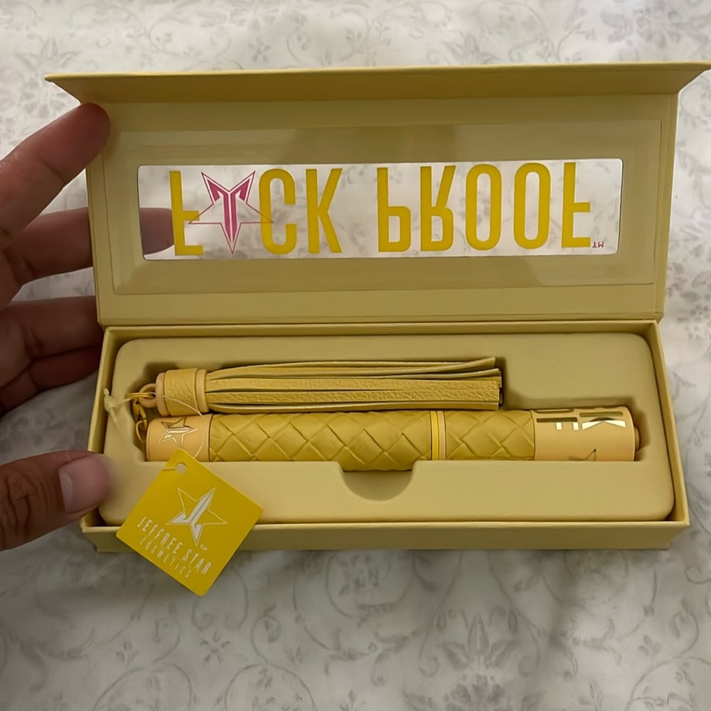 NIB JEFFREE Star Yellow Banana Fetish Mascara